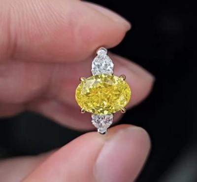 China Fancy Vivid Yellow Lab Grown Diamond Rings Lab Created Colored Diamonds Three Stone Ring for sale