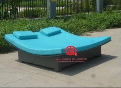 China Guangdong rattan furniture factory/garden chaise lounger for sale