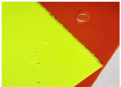 Chine Poids léger fluorescent du coton 35% du polyester 65% de tissu de résistance à l'eau à vendre