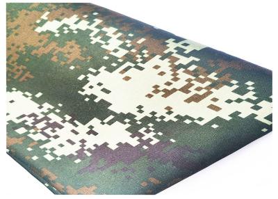 Chine 200 compte résistant du fil de rétrécissement de tissu d'impression de camouflage de GSM 21X21 inodore à vendre