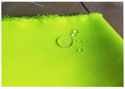 Chine Polyester fluorescent de Polarfleece de bout droit à quatre voies protecteur uniforme du tissu 100D à vendre