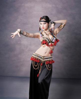 China Sutiã frisado encantador da dança do ventre e traje tribal do vestido da correia com o traje conservado em estoque das borlas à venda