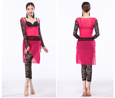 China Los trajes tradicionales elásticos de la danza del vientre de la malla y del cordón visten y jadean de largo el sistema 2pc en venta