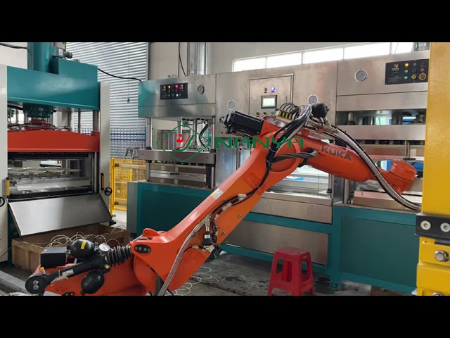 Tableware machine with robot