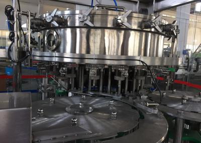 Chine Machine de remplissage froide carbonatée de boissons, machine de remplissage de bouteilles à échelle réduite à vendre