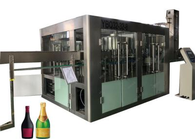 Chine Le PLC commandent la machine de remplissage carbonatée de boisson non alcoolisée/le remplissage de l'eau et machine purs de cachetage à vendre