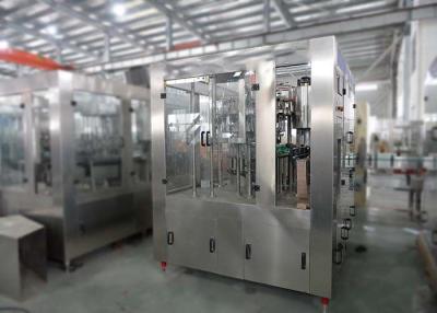 China Máquina de engarrafamento carbonatada do refresco, máquina de enchimento carbonatada pequena da bebida à venda