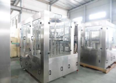 Chine Équipement en plastique de machine de remplissage de boisson à échelle réduite de bouteille/de mise en bouteilles de soude à vendre