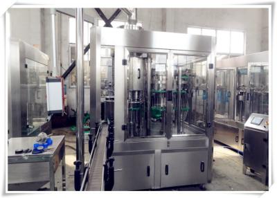 中国 8000BPHガラスびんの液体の飲料の充填機、炭酸飲み物の充填機 販売のため