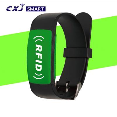 China MI FARE RFID NFC Tag Bracelet 13.56mhz Adjustable Plastic Material 164 Bytes for sale