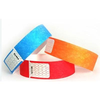 China Waterproof RFID NFC Bracelet Paper Tyvek Nfc Tag Wristband 13.56Mhz for sale