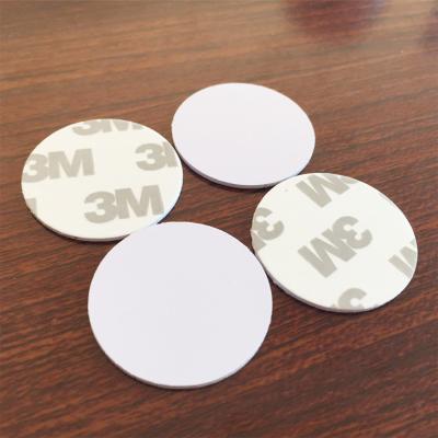 Chine Étiquette de pièce de monnaie d'Iso14443A RFID, PVC dur sur l'étiquette de  1k en métal imperméable à vendre