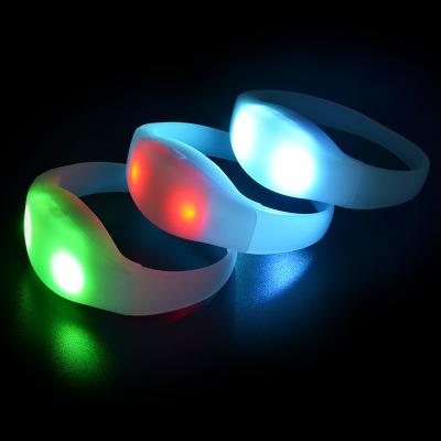 China Remote Controlled RFID led bracelet For Event Party for sale