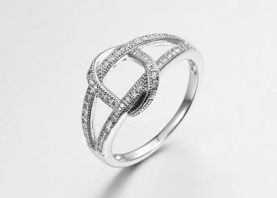 中国 2.80g Curved CZ Wedding Band 2.5mm Silver Rings With Stones For Ladies 販売のため