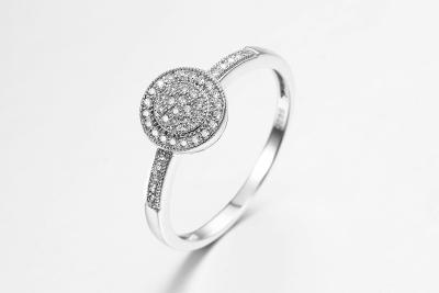 China El Zircon cúbico de 925 Sterling Silver CZ suena los anillos de bodas para las mujeres en venta