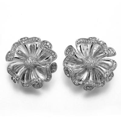 China Los pendientes de plata de la joyería de los pendientes de la flor de la CZ de la correhuela 925 diseñan en venta
