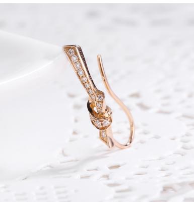 China Knoop Gevormde 18k Rose Gold Diamond Earrings 0.20ct voor het Wieden van Vergaderingsgift Te koop