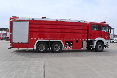 China 33950kg 11kW/T Motor de bomberos Tanque de agua Combate de incendios Sinotruk PM170/SG170 en venta