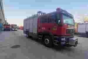 China AP60 Compressed Air Foam Brandweerwagen Brandweerwagen 18800KG 6 personen 60L/S Te koop