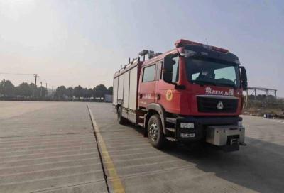 Cina Camionetto per il fuoco a schiuma da 6000L Camionetto per il fuoco compatto da 0,8L 48L/S in vendita
