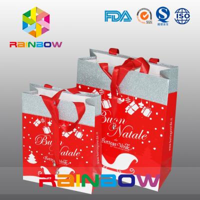 Chine Pliez les sacs en papier adaptés aux besoins du client par rouge avec la corde/sacs à provisions/le sac en soie emballage de cadeau à vendre