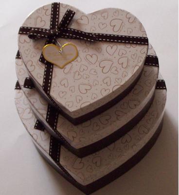 China Heart shaped Decorative Luxury Recycled Gift Paper Box , Cream Paper Box For Chocolate for sale