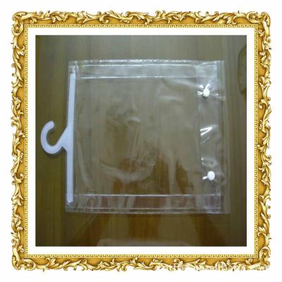 Cina Sacchetti di plastica risigillabili che imballano per i vestiti uomini/della biancheria intima con l'esposizione del gancio in vendita