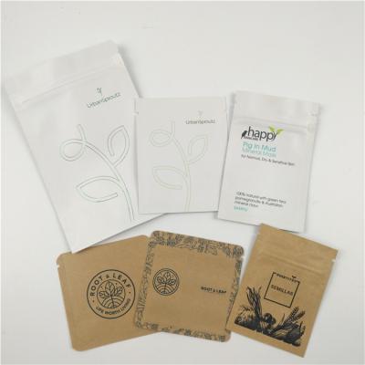 中国 Eco友好的で小さい小型クラフト紙のコーヒー茶丸薬磨き粉の日焼け止め空ホイル袋のジッパーが付いている化粧品のサンプル袋 販売のため