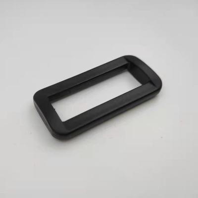 China das curvaturas plásticas do Webbing de 23.1mm*47.1mm ajustadores em forma de L da correia da trouxa à venda
