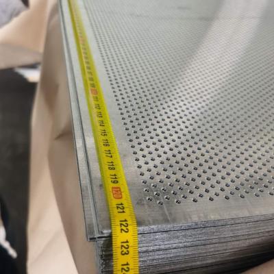 Chine L'amortissement de l'équipement a perforé la tôle en aluminium PPGI à vendre