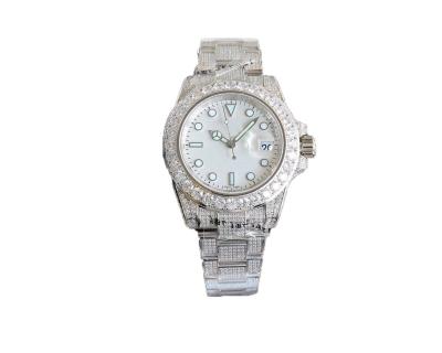 China Relógio de quartzo de diamante branco com espessura de caixa de 7 mm com faixa de prata à venda