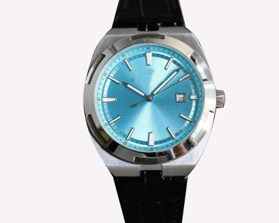 China Reloj de pulsera clásico de cuarzo para hombres ligero 300g Reloj de pulsera elegante en venta