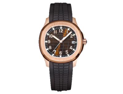 China Relógios de madeira inoxidável com cinturão de couro preto Movimento de quartzo com tela analógica à venda