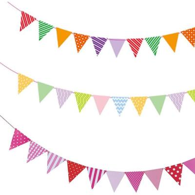 Chine Paper Triangle Party Flag Banners Digital Printing For Wedding Wall Decor à vendre
