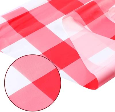 China Red And White Checkered Pennant Banner Large Triangle Flag Banners Portable Te koop