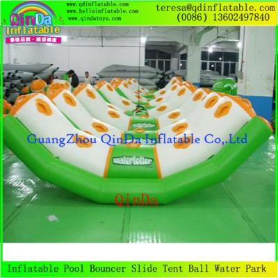 China O anúncio publicitário 2015 de alta qualidade para a água do PVC do parque da água cambalea balancê inflável do jogo à venda