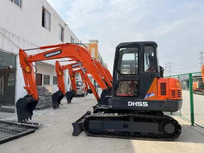 China Small Doosan DH55 Used Hydraulic Excavator Mini Digger Earthmoving With Blade for sale