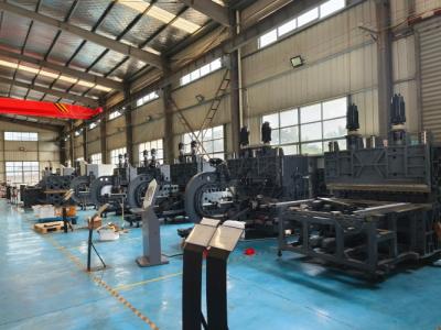 China 10000kg CNC Automatic Metal Bending Machine Standard Synchronized 11 Axises 1400mm for sale