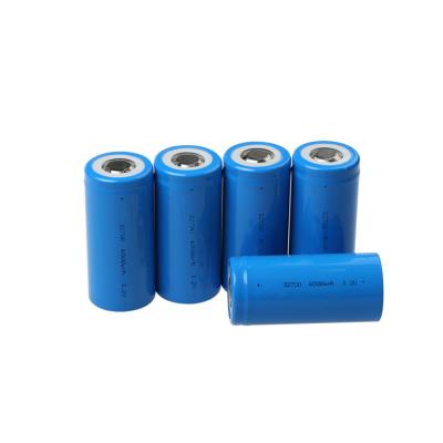 China Califique una celda de batería de ión de litio cilíndrica LFP Lifepo4 para la batería 12V en venta