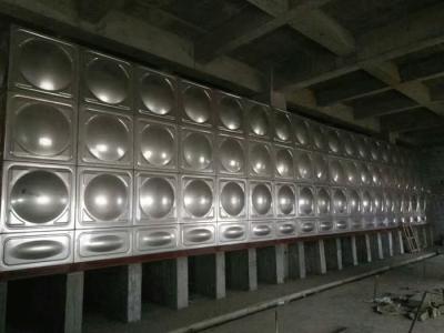 China los tanques de agua de acero rectangulares grandes de acero inoxidables de 8000L 304 Ss para el agua potable en venta
