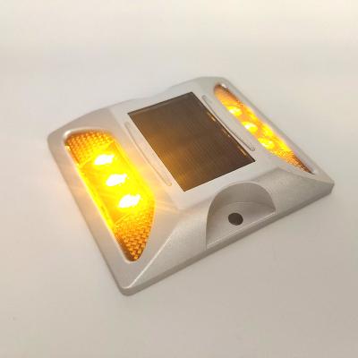 China CE Certified Aluminum Body Traffic Safe LED Blinking Flashing Cat Eye Marker Road Edge LED Solar Powered Road Stud Light for sale