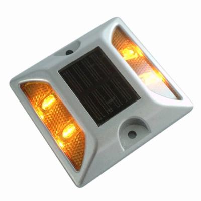 China China Manufacturer LED Driveway Reflector High Efficient 4 or 6 LED Raised Solar Road Marking Light Solar Panel Road Stud for sale