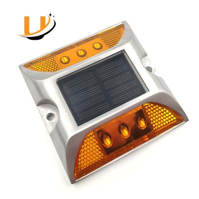 China High Visible China Manufacturer Casting Aluminum Solar Powered Deck Light LED Road Marker Light Solar Road Stud for Driveway for sale