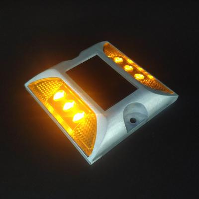 China Factory Price Pavement LED Reflector Driveway Roadway Ground Mounted Flashing Solar LED Highway Marker Road Stud for sale