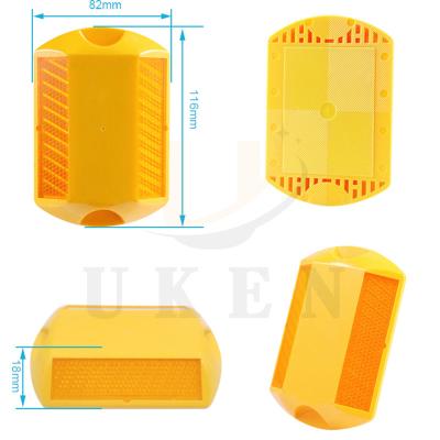China Dual Sides Highway Road Reflectors Traffic Plastic Reflective Road Stud for sale