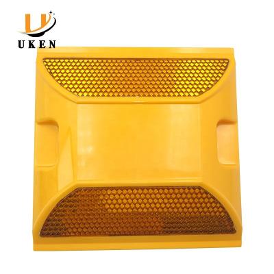China Warning ABS Plastic Road Stud Sand Filling Square Reflective Pavement Marker for sale
