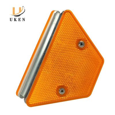 China Highway Guardrail Delineator Reflector Trapezoidal Barrier Indicator for sale