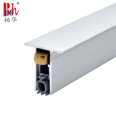 Chine Le fond automatique de porte en métal de la CE scelle les bandes d'étanchéité en aluminium de 32-14*34mm à vendre