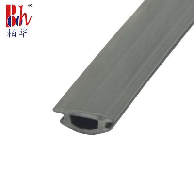 China cubierta de la tira de goma del PVC de 12*5.5m m para el surco del tornillo en venta