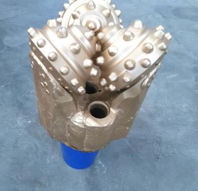 China 6-3/4 broca molida IADC537 del diente de la pulgada para la perforación del pozo de agua, larga vida en venta